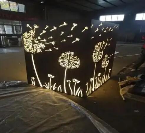 马尾耐候钢灯箱
